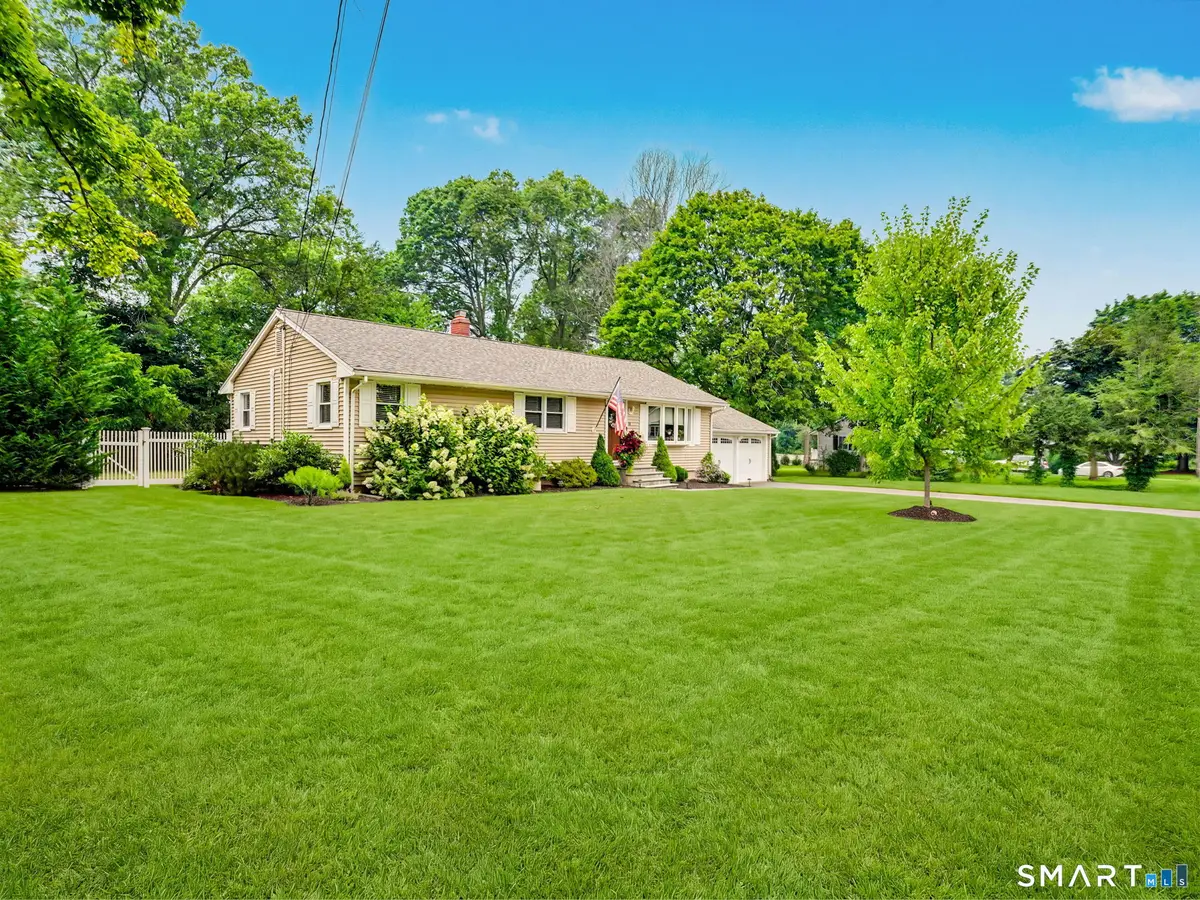 10 Macarthur Road, Trumbull, CT 06611 - #1