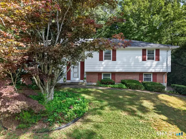 48 Old Colony Road, North Stonington, CT 06359