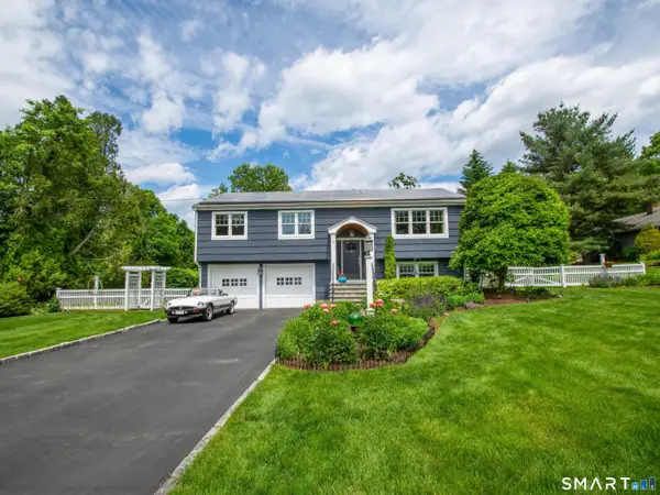 11 Crestwood Drive, Easton, CT 06612