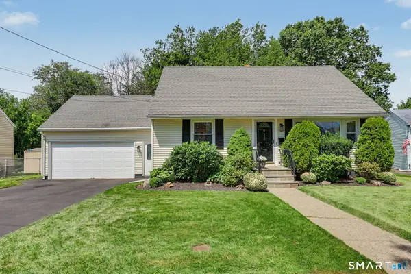 305 Meadowbrook Road, Stratford, CT 06614