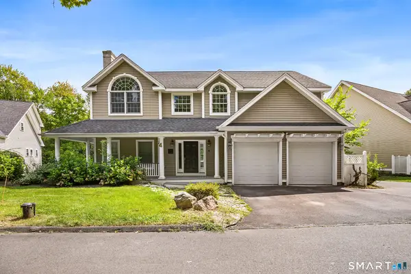 4 Romano Court, Farmington, CT 06032