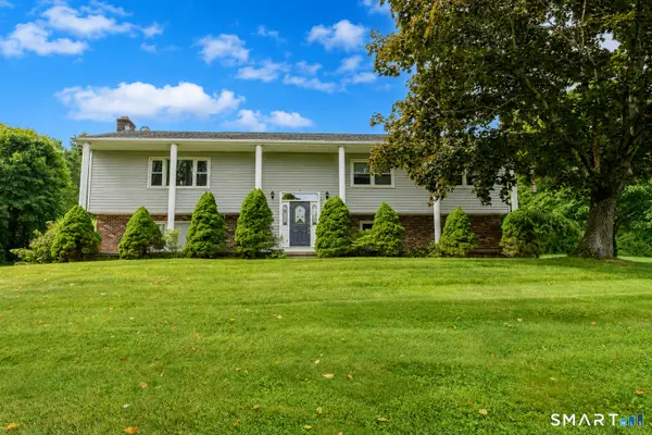 26 Dorchester Lane, Branford, CT 06405