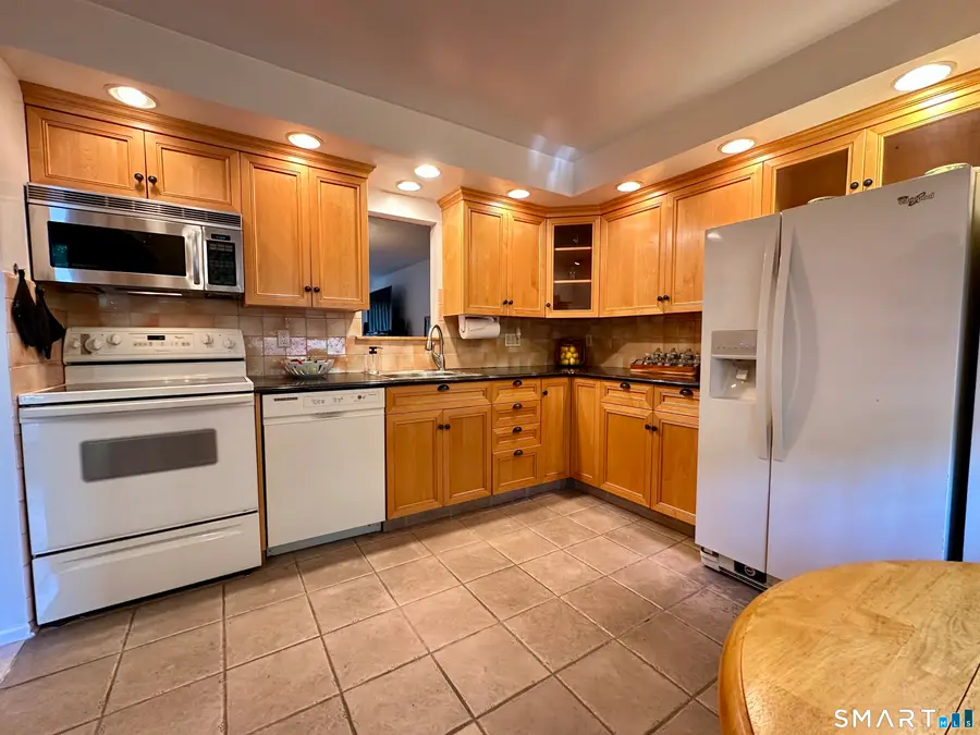 83 Van Buskirk Avenue #83, Stamford, CT 06902 - #3