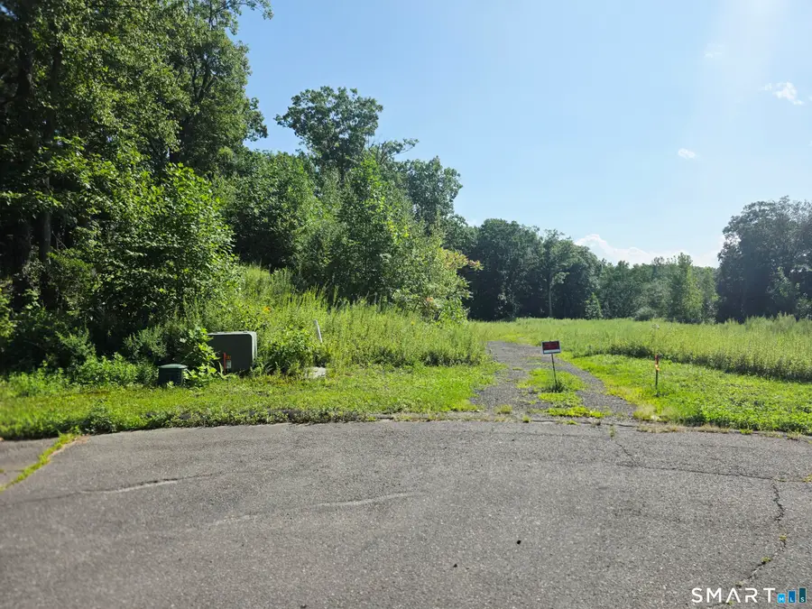 7 Vona Way, Newtown, CT 06470 - #3