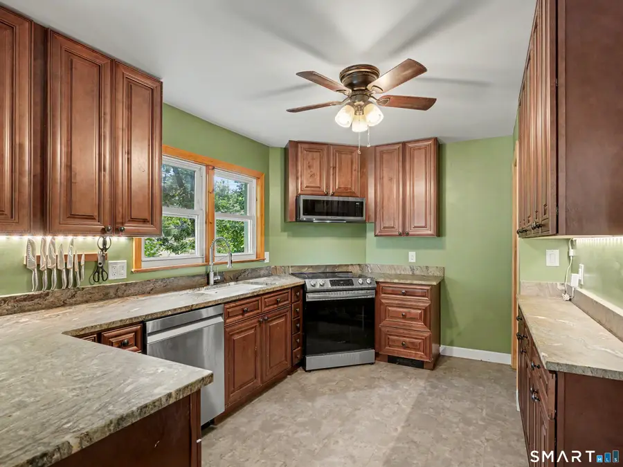 17 North Forest Circle, West Haven, CT 06516 - #3