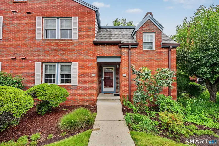 126 Roberton Crossing #126, Fairfield, CT 06825 - #3