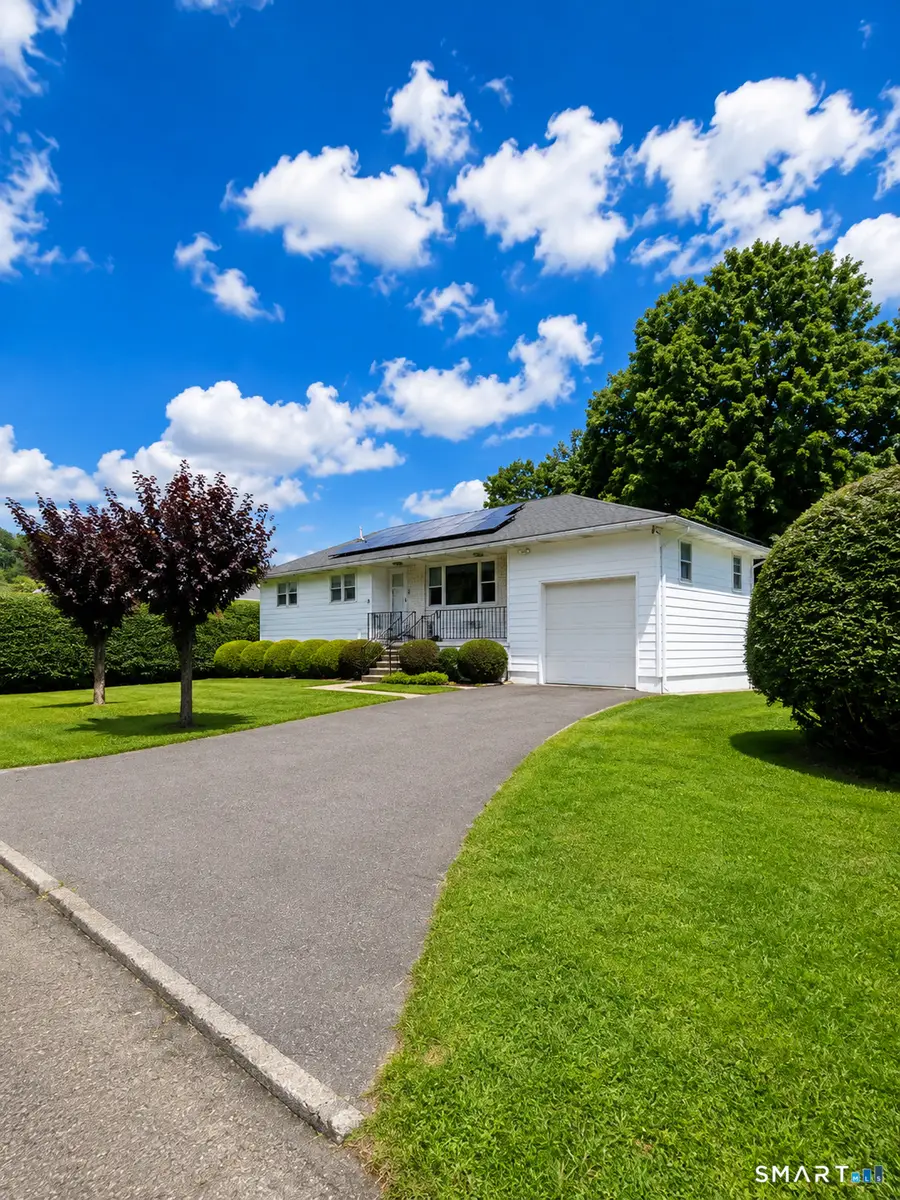 488 Chestnut Hill Avenue, Waterbury, CT 06704 - #2