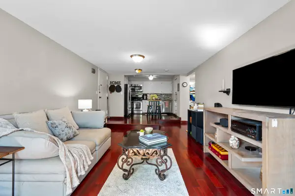 369 Walden Green Road #369, Branford, CT 06405