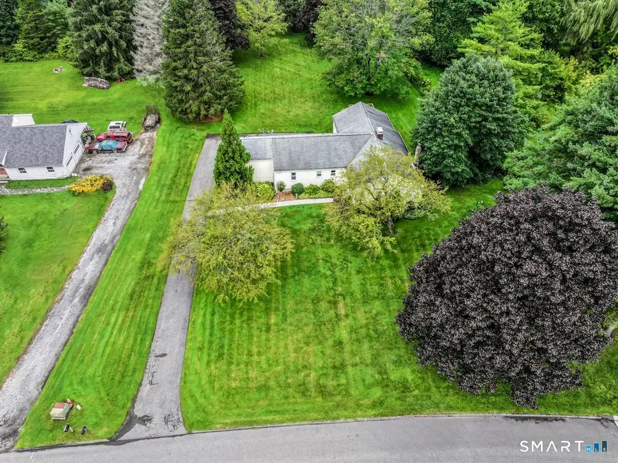 11 Jefferson Drive, New Milford, CT 06776 - #3