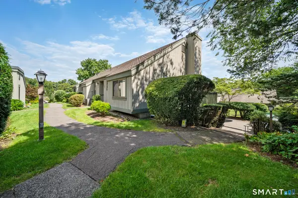 28 Heritage Circle #B, Southbury, CT 06488