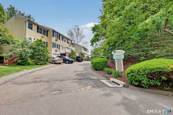 12 Camelot Drive #F1, Norwalk, CT 06850