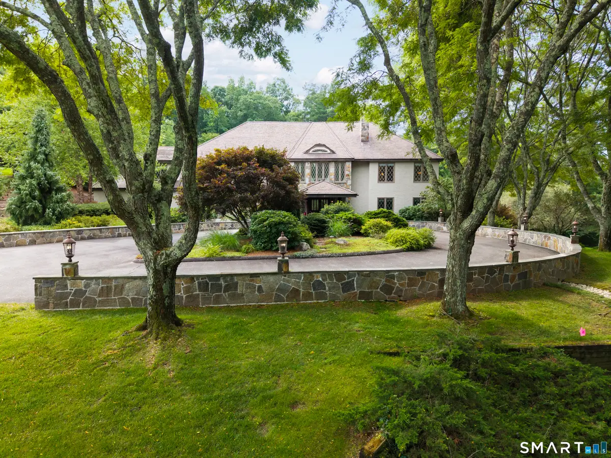 21 Breezy Knoll, Avon, CT 06001 - #1