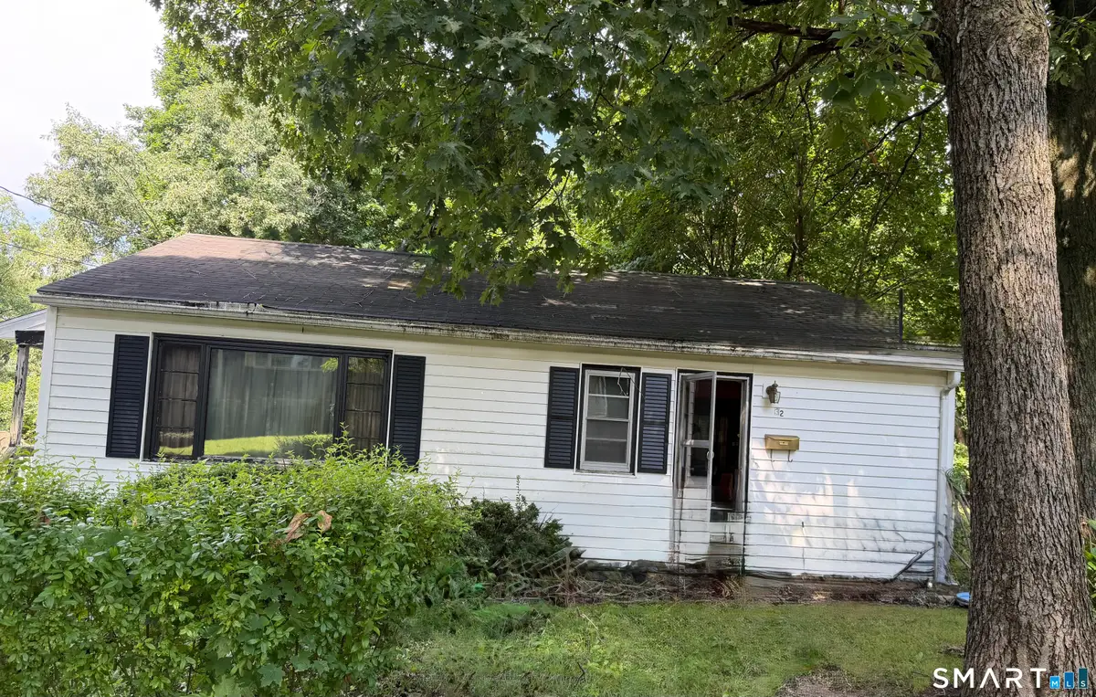 32 Visconti Avenue, Waterbury, CT 06704 - #1
