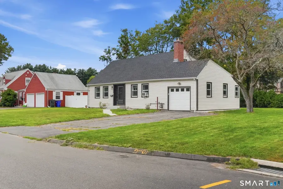 4 Wicklow Street, Windsor Locks, CT 06096 - #3