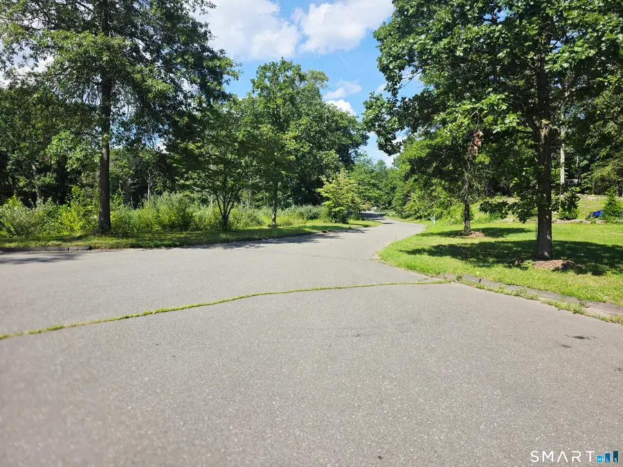 7 Vona Way, Newtown, CT 06470 - #3