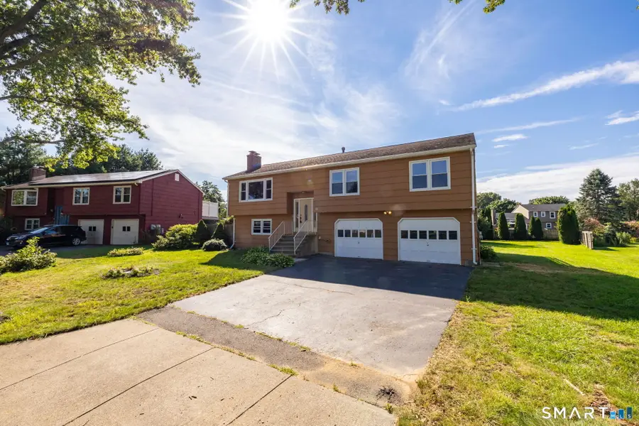 11 Londonderry Lane, Milford, CT 06460 - #3