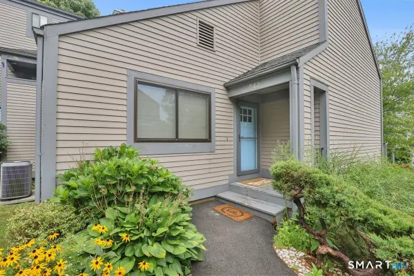 542 Pilgrim Harbor #542, Wallingford, CT 06492