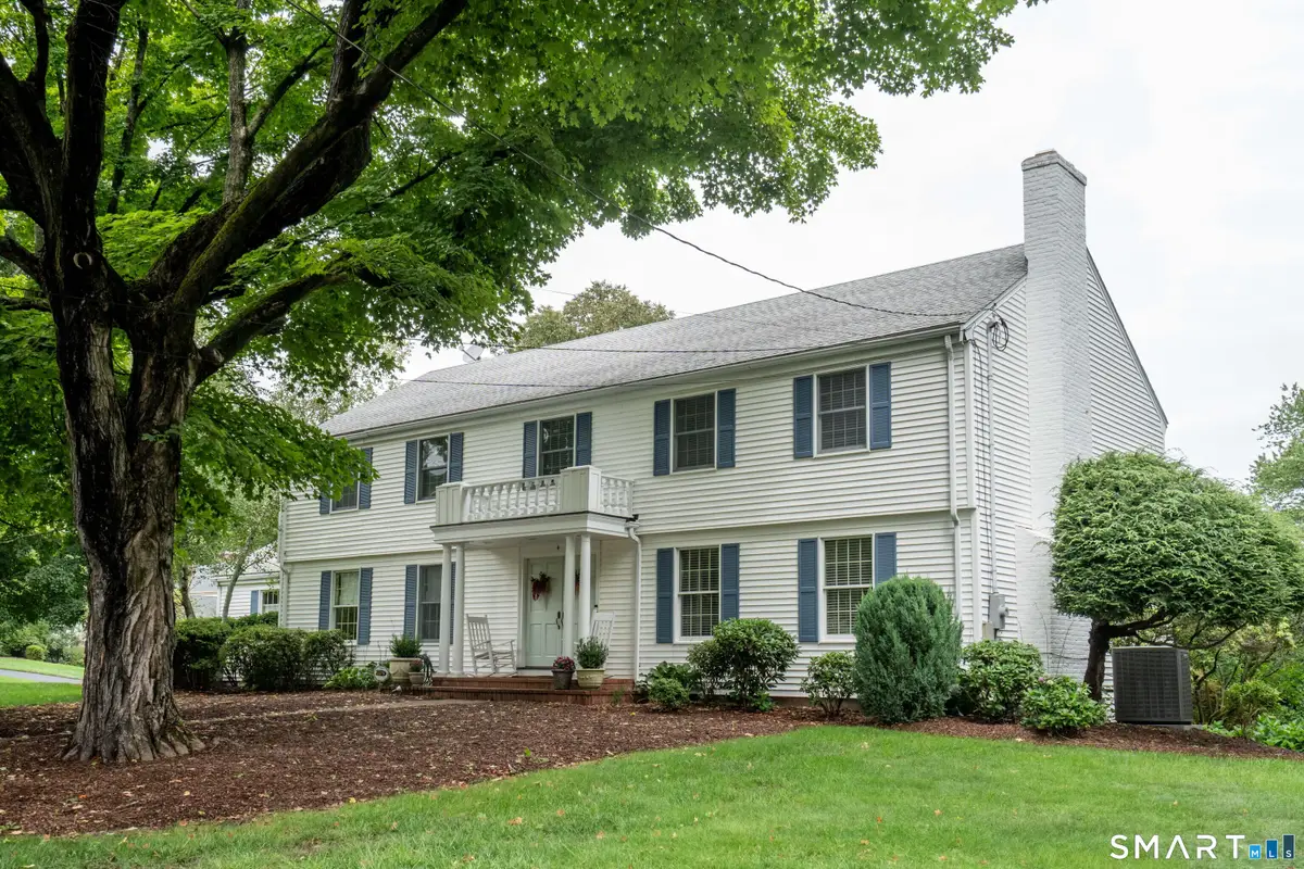 4 Manor Lane, West Hartford, CT 06107 - #1