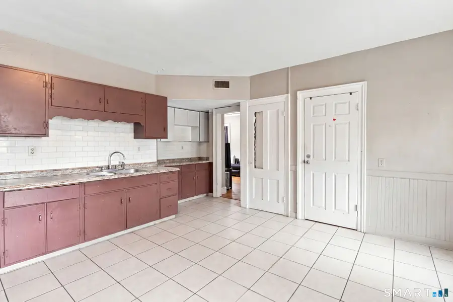 47 Hubbard Street, Meriden, CT 06451 - #3