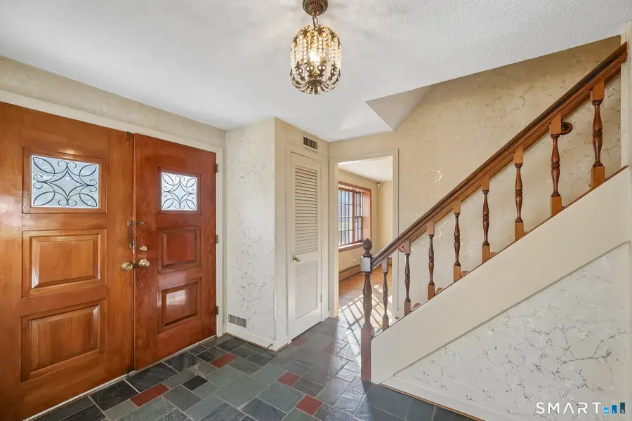 64 Burnwood Drive, Bloomfield, CT 06002 - #3