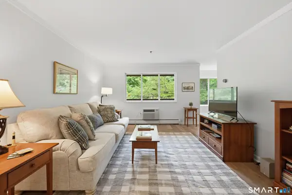 23 Rollingwood Drive #23, Brookfield, CT 06804