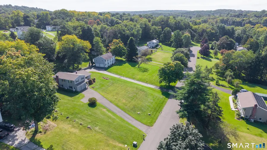 3 Mayflower Drive, Brookfield, CT 06804 - #2