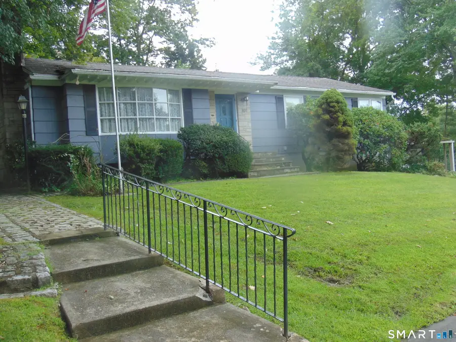 101 Birchwood Street, Waterbury, CT 06708 - #3