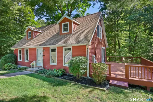 61 Rolling Green Road, Bethany, CT 06524