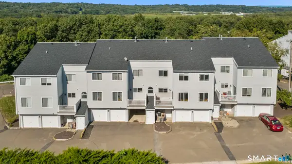 136 Staffordshire Commons Drive #136, Wallingford, CT 06492