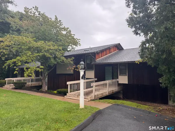 8 Country Squire Drive #8B, Cromwell, CT 06416