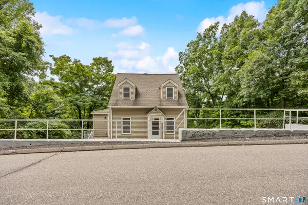 327 Steinmann Avenue, Middlebury, CT 06762