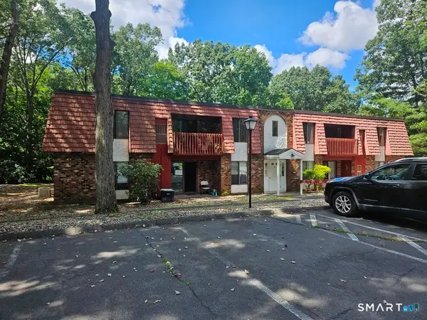 35 Woodsedge Drive #3C, Newington, CT 06111