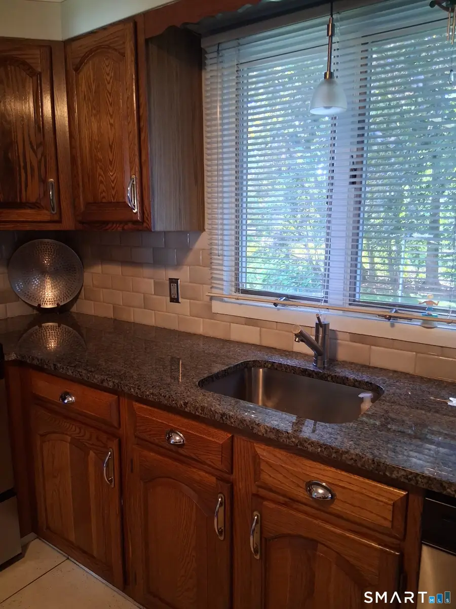 18 Papa Lane, North Haven, CT 06473 - #3