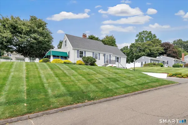 321 Bridgeview Place, Stratford, CT 06614