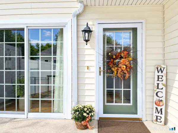 97 Southwick Court #97, Cheshire, CT 06410