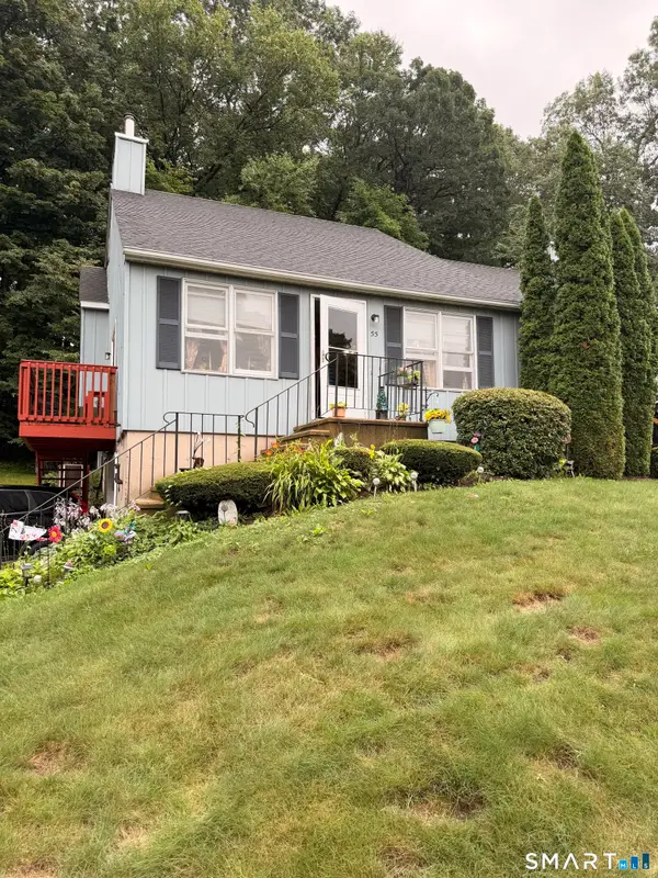 55 Valley View Drive, Hamden, CT 06518