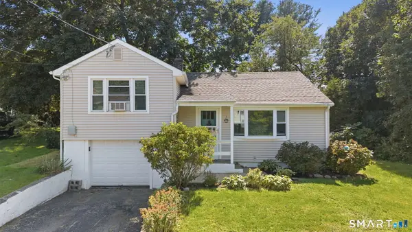 17 Seventh Avenue, Waterford, CT 06385