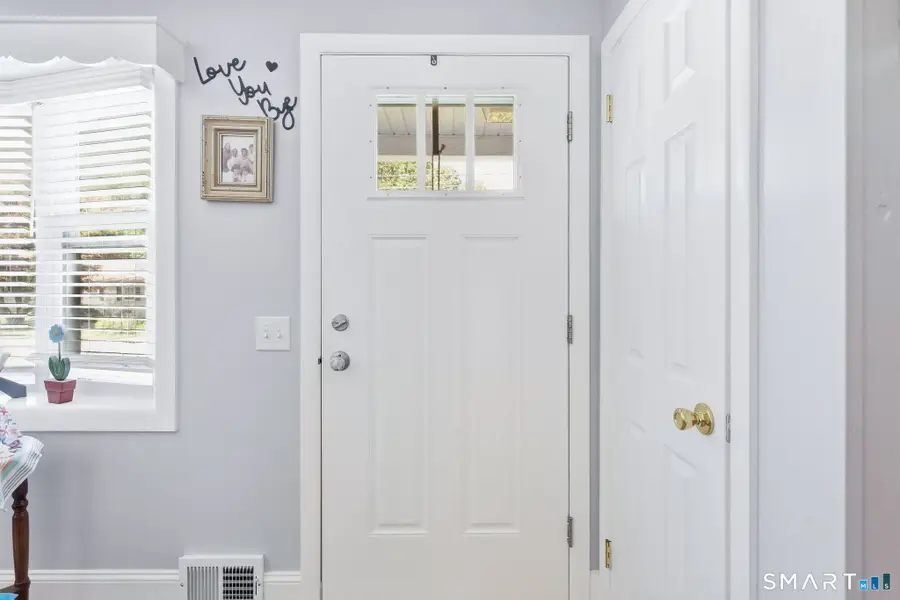 17 Seventh Avenue, Waterford, CT 06385 - #2