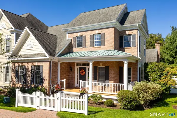 8 Billingsgate Drive, Simsbury, CT 06070