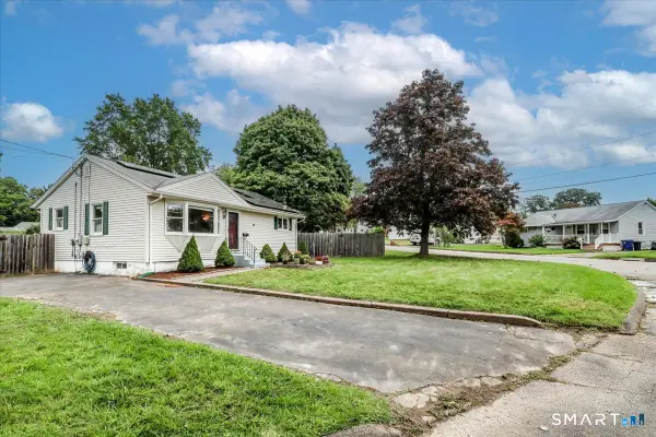 79 Aircraft Road, West Haven, CT 06516