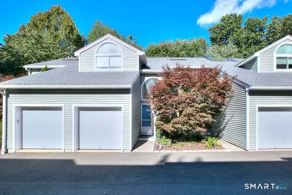 100 Glen Side #100, Wilton, CT 06897