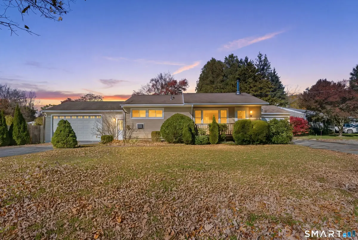 34 Beacon Manor Circle, Naugatuck, CT 06770 - #1