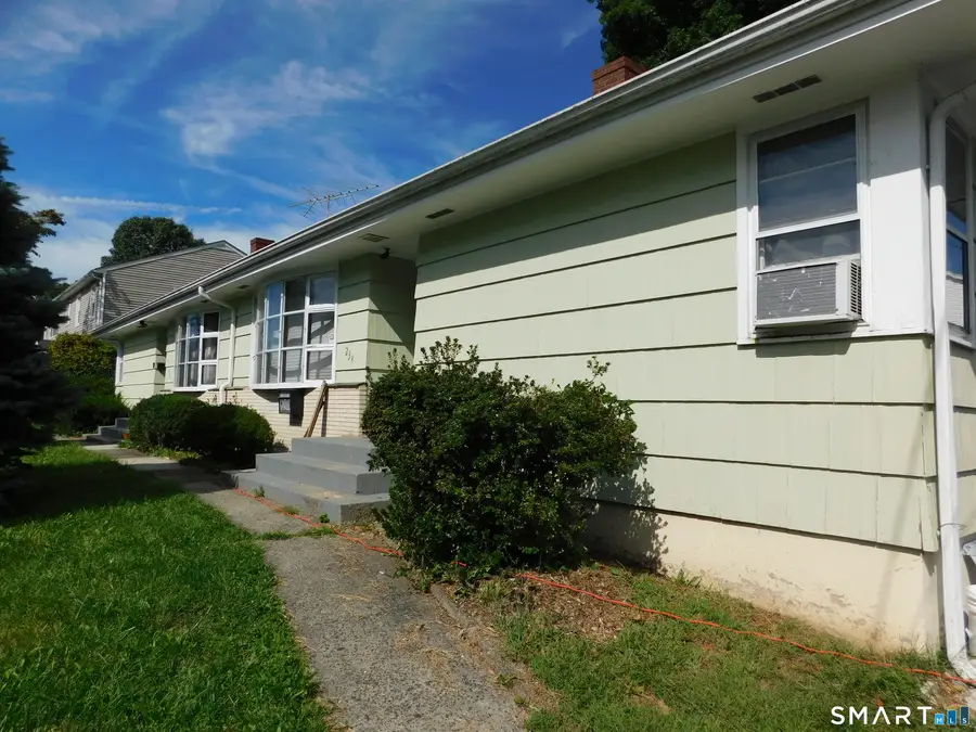 234 Queen Street, Bridgeport, CT 06606 - #2