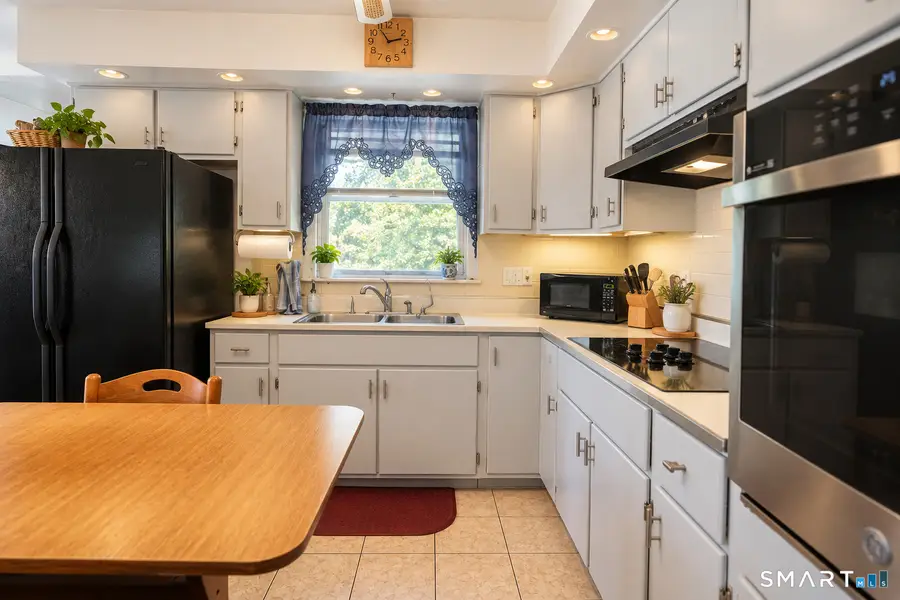 129 Mueller Drive, Hamden, CT 06514 - #3