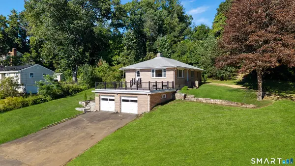 10 Jeanette Road, Danbury, CT 06811