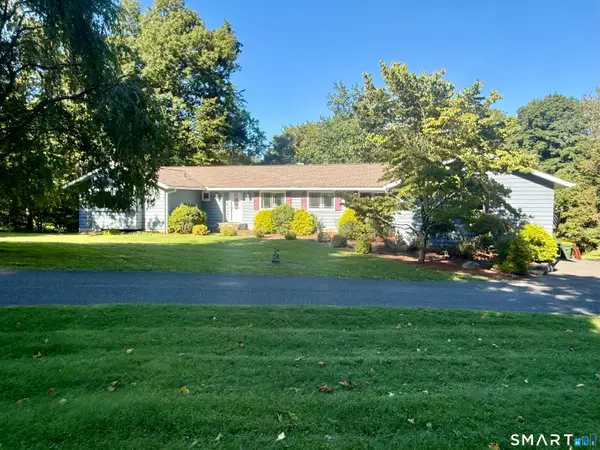 8 Signal Hill Road, Brookfield, CT 06804
