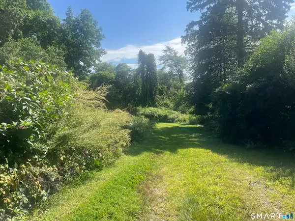 100 Bryan Hill Road, Milford, CT 06460