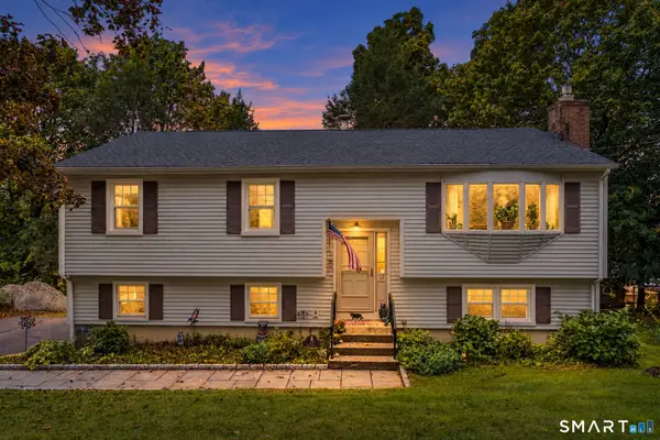 13 Ken Oaks Drive, Danbury, CT 06810