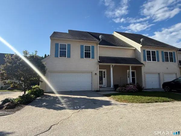 76 Perry Street #202, Putnam, CT 06260