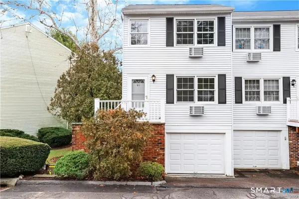 12 Camelot Drive #D1, Norwalk, CT 06850